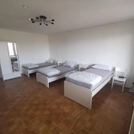 2-zimmer 10min To Fair - Max 5 Personen